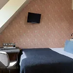Le Petit Beaumarchais & Hotel