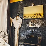 Hotel Le Petit Beaumarchais &