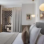 Le Petit Beaumarchais & Paris