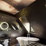 Le Petit Beaumarchais & 4* Paris