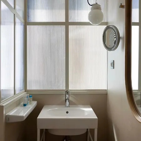 Hotel Le Petit Beaumarchais Hotel&spa Ex Original 4*