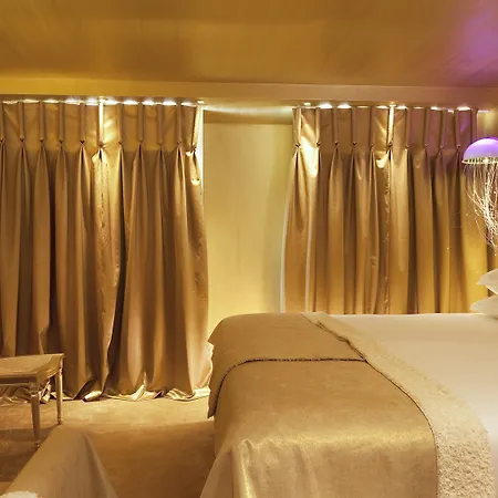 Hotel Le Petit Beaumarchais Hotel&spa Ex Original 4*