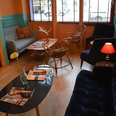 Le Petit Beaumarchais & Hotel París