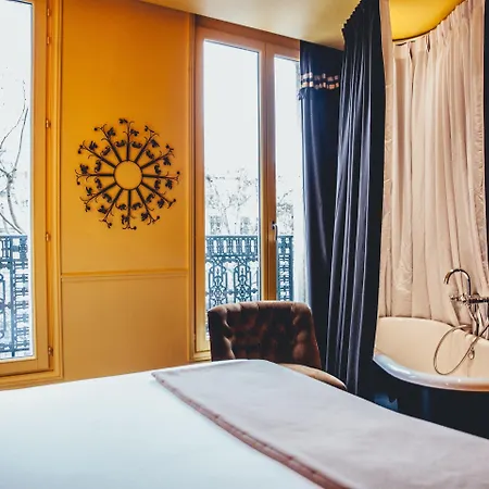 Le Petit Beaumarchais & Hotel París