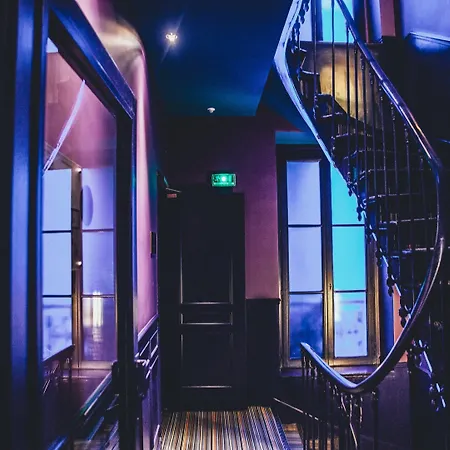 Le Petit Beaumarchais & Hotel París