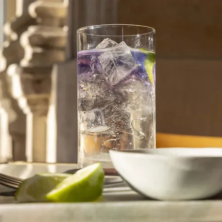 Le Petit Beaumarchais & 4*