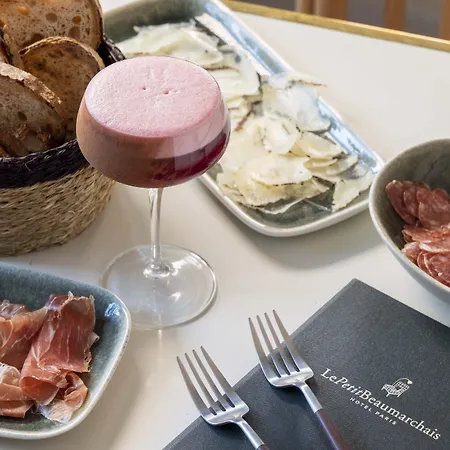 Le Petit Beaumarchais & Hotel 4*