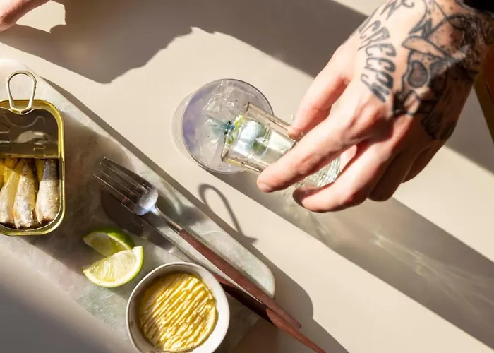 Le Petit Beaumarchais & Hotel Paris