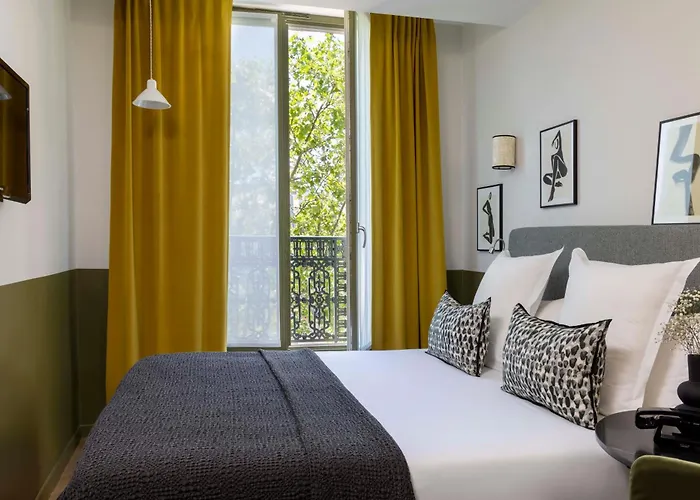 Le Petit Beaumarchais & Hotel