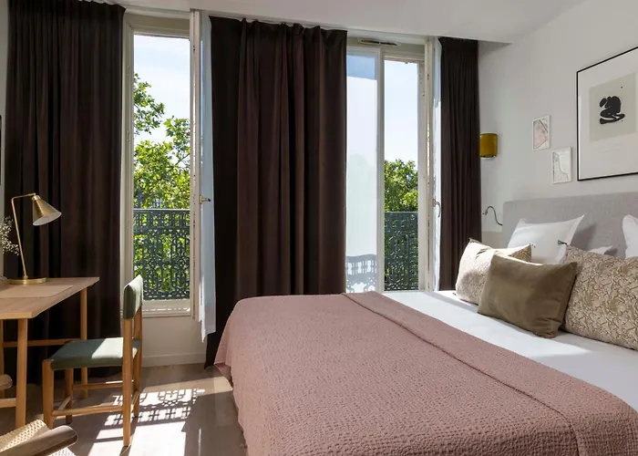 Le Petit Beaumarchais & Hotel