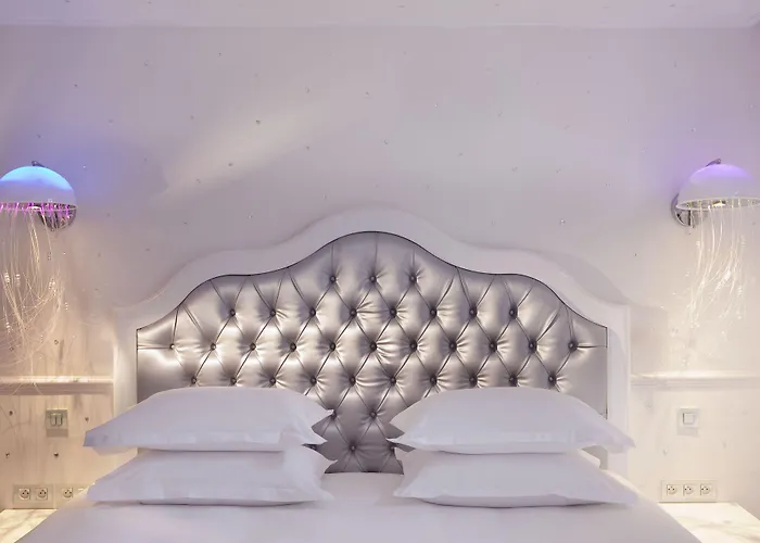 Hotel Le Petit Beaumarchais & Paris