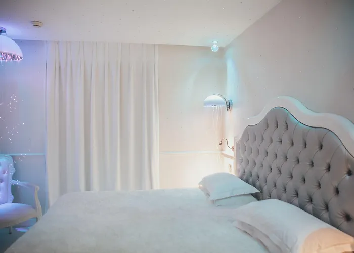 Le Petit Beaumarchais & Hotel