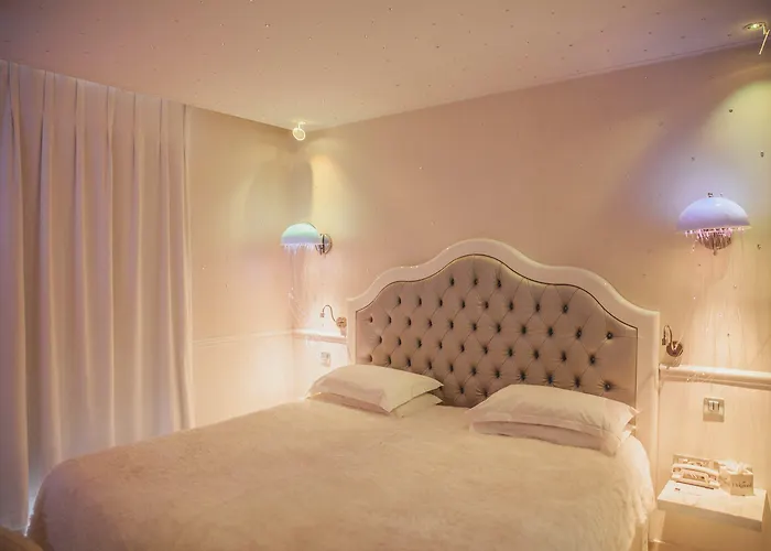 Hotel Le Petit Beaumarchais &