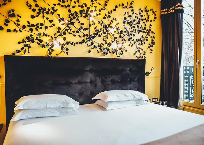 Le Petit Beaumarchais & Hotel