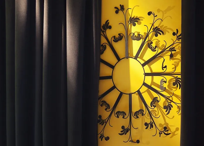 Le Petit Beaumarchais & Hotel Paris