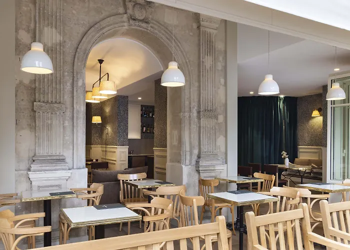 Le Petit Beaumarchais & Hotel 4*